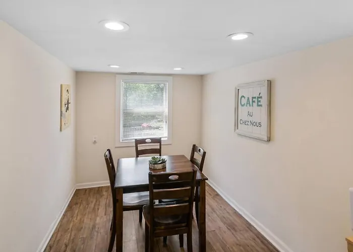 Ferienhaus With Heated Garage Near Naval Base *