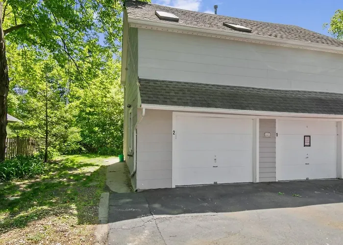 Ferienhaus With Heated Garage Near Naval Base Libertyville