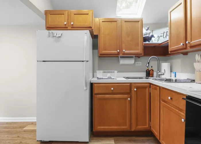 With Heated Garage Near Naval Base Ferienhaus Libertyville