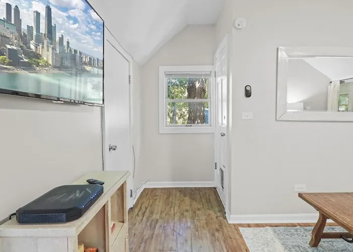 With Heated Garage Near Naval Base Ferienhaus Libertyville