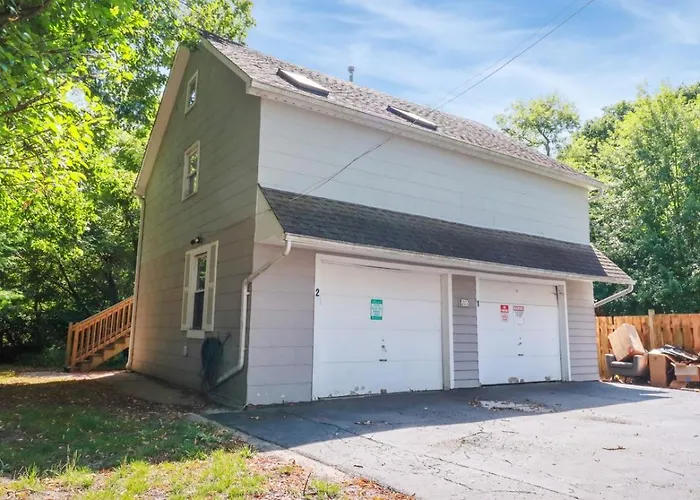 With Heated Garage Near Naval Base Ferienhaus Libertyville