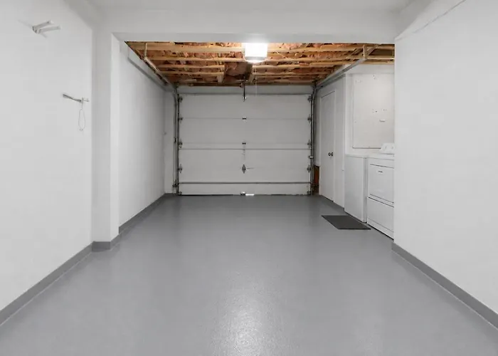Ferienhaus With Heated Garage Near Naval Base Libertyville